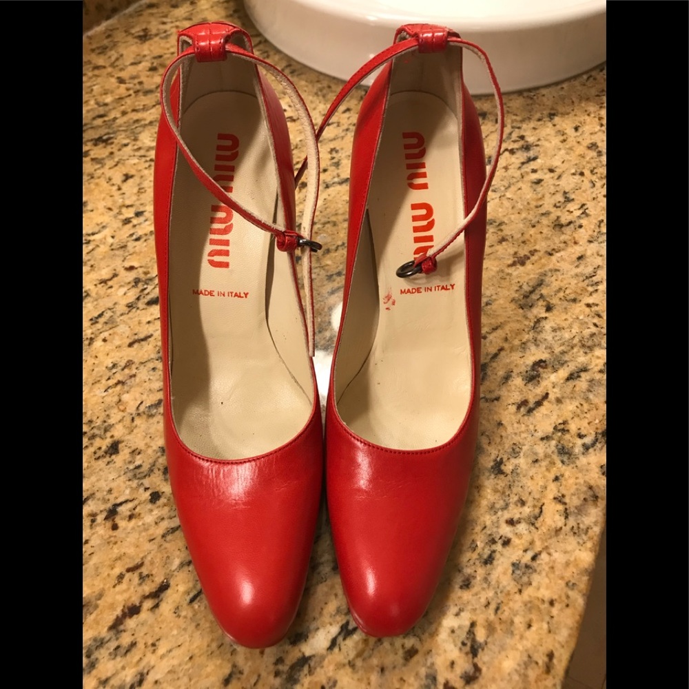 👠Beautiful Miu Miu Red Mary Jane’s👠